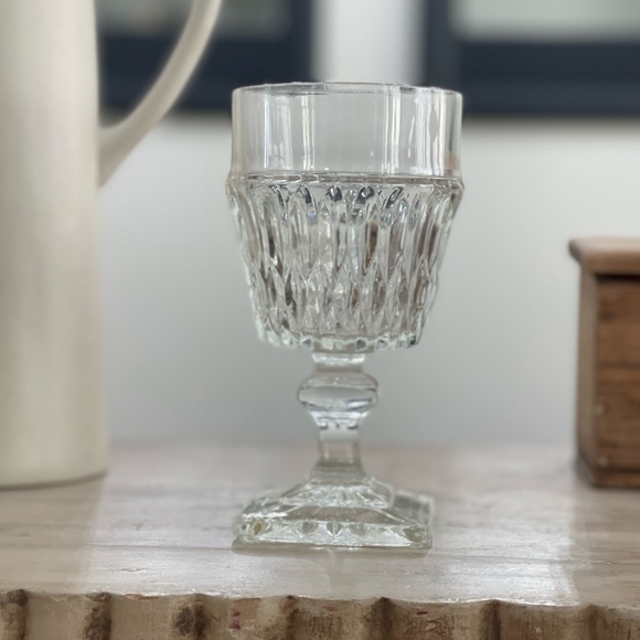 8 Vintage Indiana Glass Mount Vernon Goblets - Picture 2 of 2